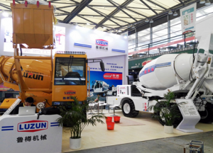 自動上料攪拌車：恰當?shù)谋ｐB(yǎng)，更長的“壽命”