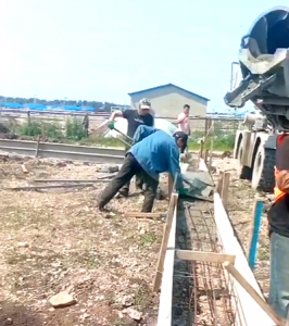 【用戶反饋】魯樽自動上料攪拌車，一條龍服務(wù)新農(nóng)村基礎(chǔ)設(shè)施建設(shè)